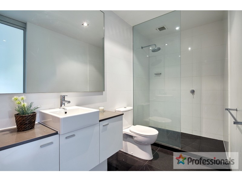 15/17 Robe Street, St Kilda VIC 3182