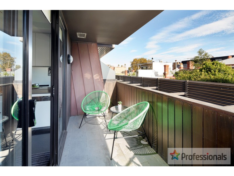 15/17 Robe Street, St Kilda VIC 3182