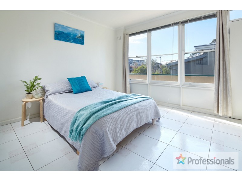 10/3 Dalgety Street, St Kilda VIC 3182