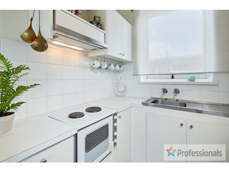 10/3 Dalgety Street, St Kilda VIC 3182