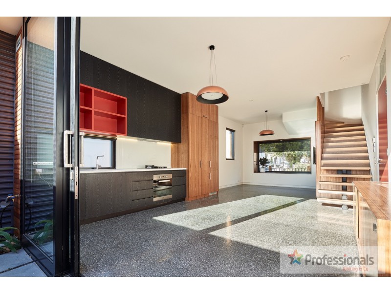10 Westbeach Road, St Kilda West VIC 3182