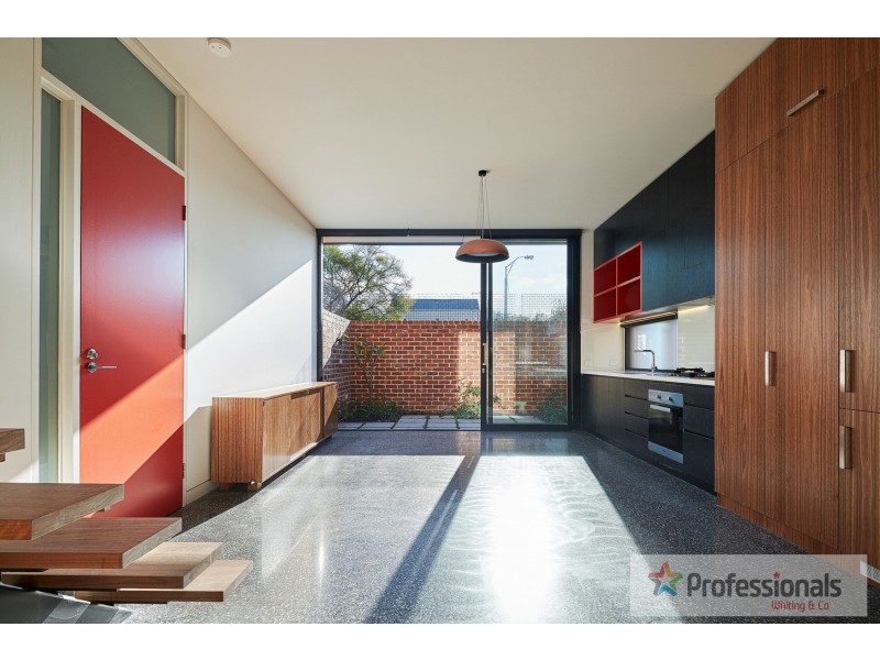 10 Westbeach Road, St Kilda West VIC 3182