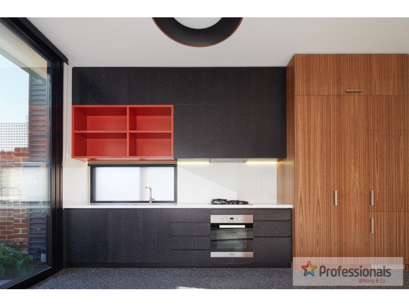 10 Westbeach Road, St Kilda West VIC 3182