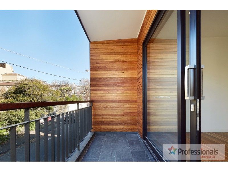 10 Westbeach Road, St Kilda West VIC 3182