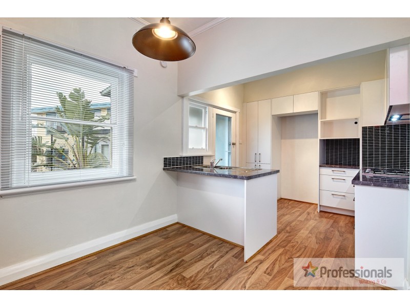 2/83 Barkly Street, St Kilda VIC 3182