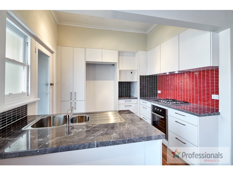 2/83 Barkly Street, St Kilda VIC 3182