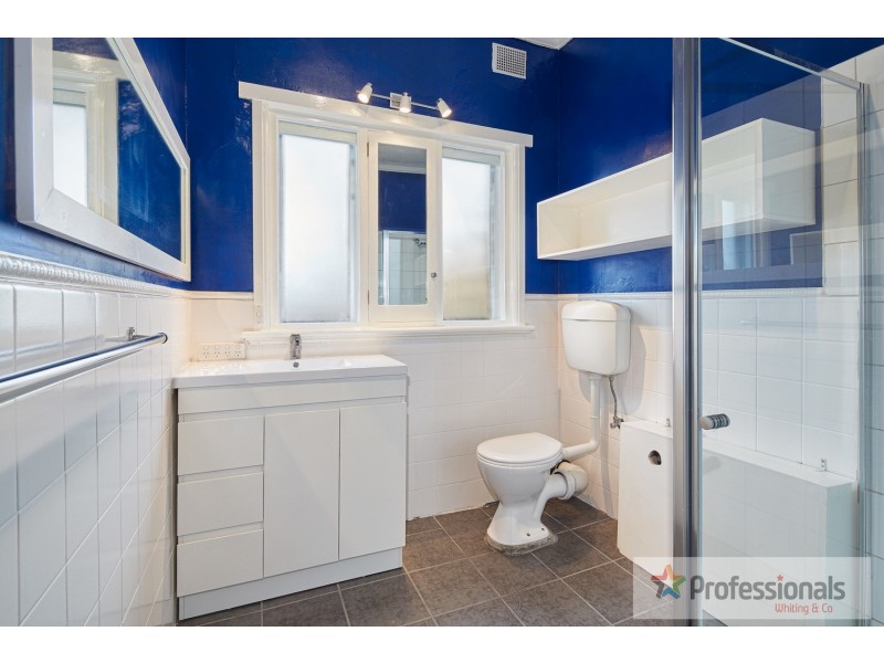 2/83 Barkly Street, St Kilda VIC 3182