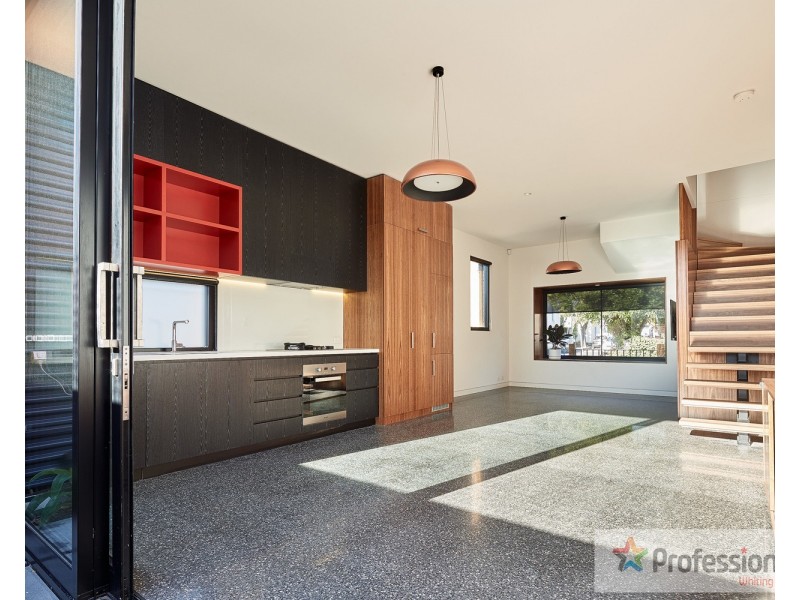 10 Westbeach Road, St Kilda West VIC 3182