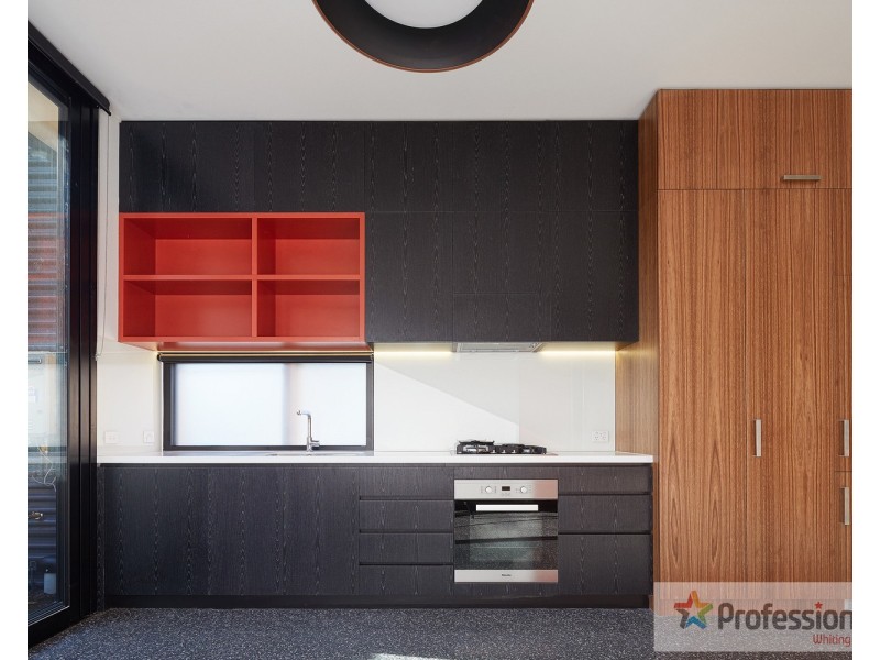 10 Westbeach Road, St Kilda West VIC 3182