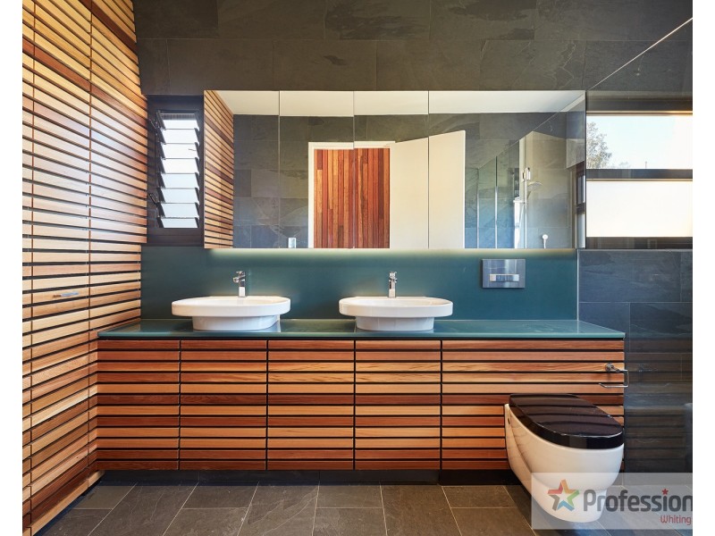 10 Westbeach Road, St Kilda West VIC 3182