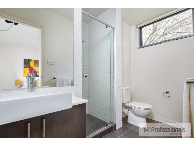 2/3 Charnwood Road, St Kilda VIC 3182