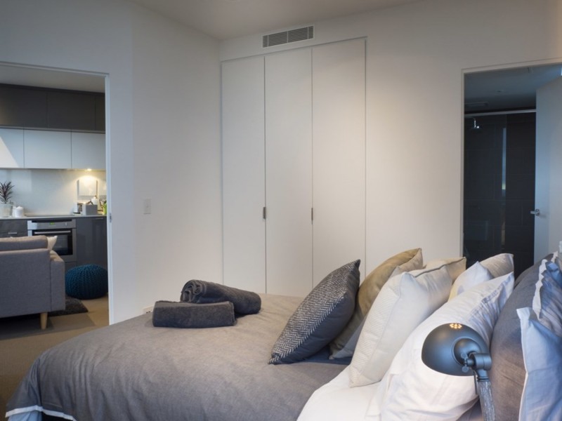 Apartment 2401/551 Swanston Street, Carlton VIC 3053