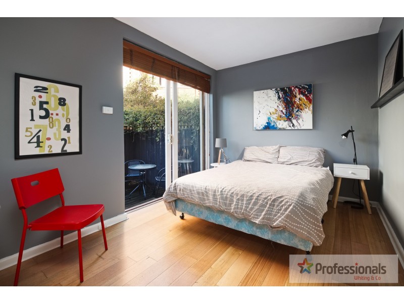 2/37 Gurner Street, St Kilda VIC 3182