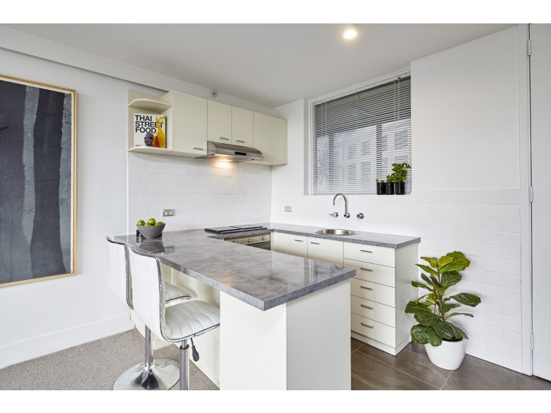 Apartment 104/81 Queens Road, Melbourne VIC 3000