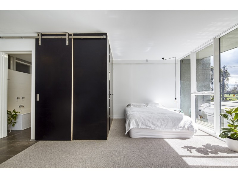 Apartment 104/81 Queens Road, Melbourne VIC 3000