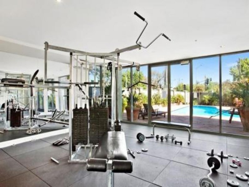 Apartment 104/81 Queens Road, Melbourne VIC 3000