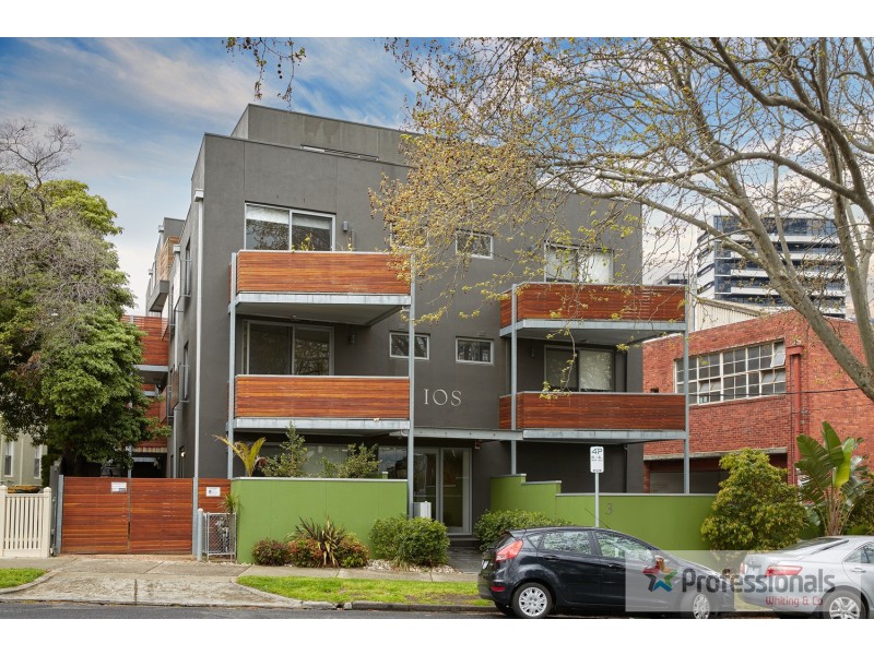 2/3 Charnwood Road, St Kilda VIC 3182