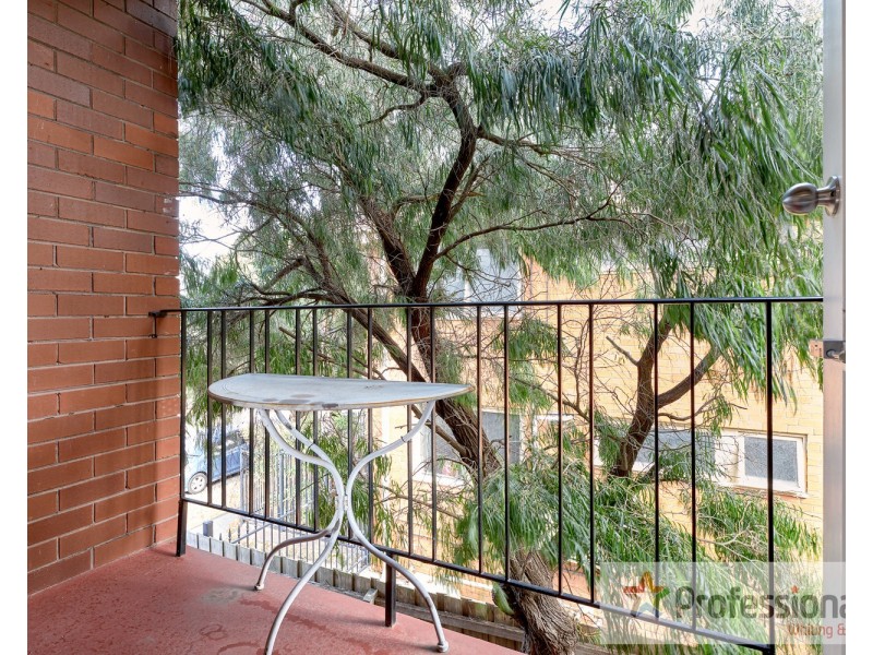 4/27 Alma Grove, St Kilda VIC 3182