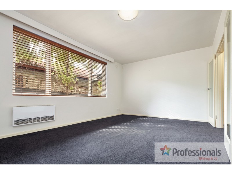 2/44 Robe Street, St Kilda VIC 3182