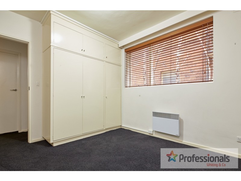 2/44 Robe Street, St Kilda VIC 3182