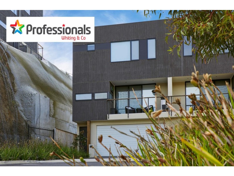 18 Grandvalley Drive, Keilor East VIC 3033