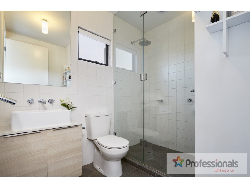 18 Grandvalley Drive, Keilor East VIC 3033