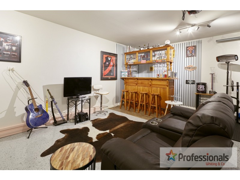 18 Grandvalley Drive, Keilor East VIC 3033