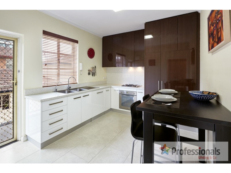 17/17 Queens Road, Melbourne VIC 3000