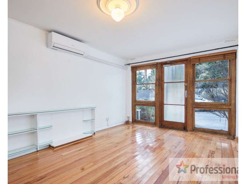 2/75  Queens Road, Melbourne VIC 3004