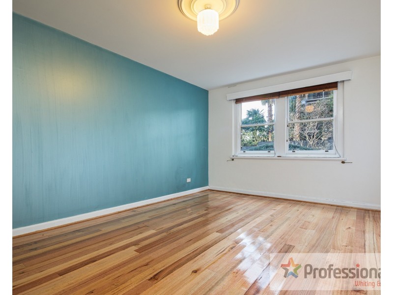 2/75  Queens Road, Melbourne VIC 3004