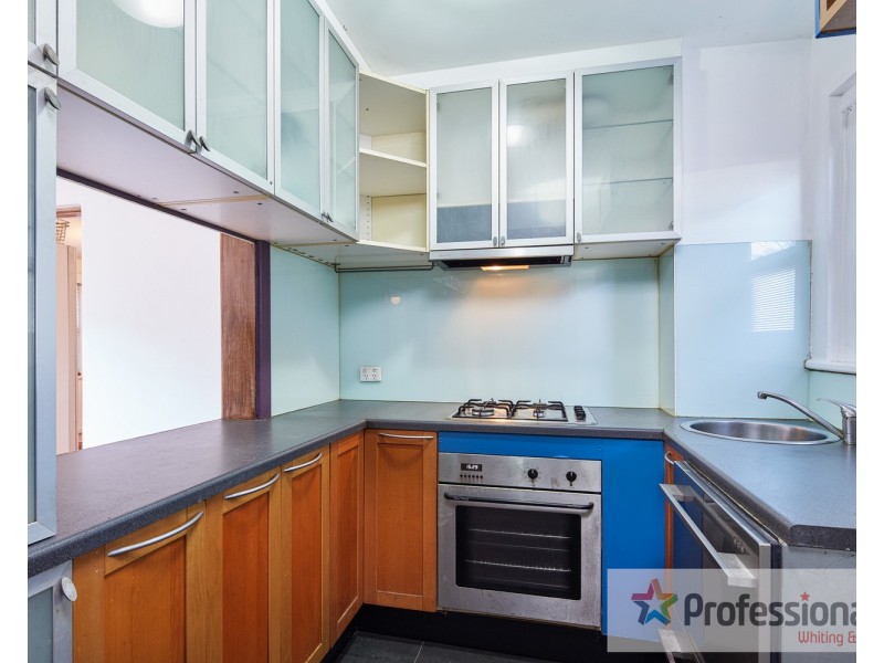 2/75  Queens Road, Melbourne VIC 3004