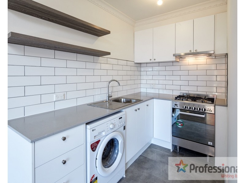 8/1  Fiona Court, St Kilda VIC 3182