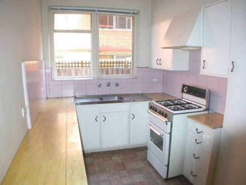 8/170 Barkly Street, St Kilda VIC 3182