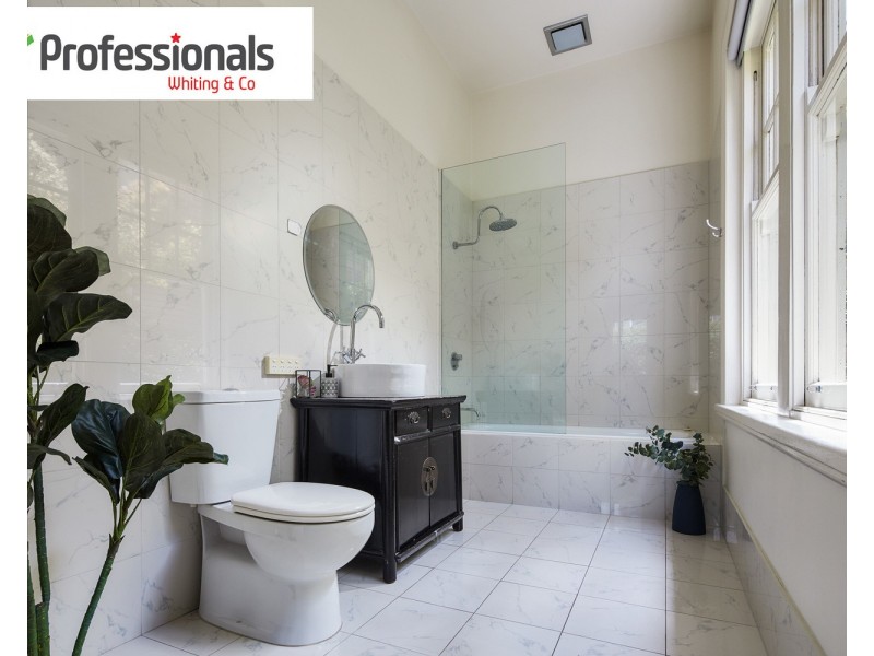 2 West Beach Road, St Kilda West VIC 3182