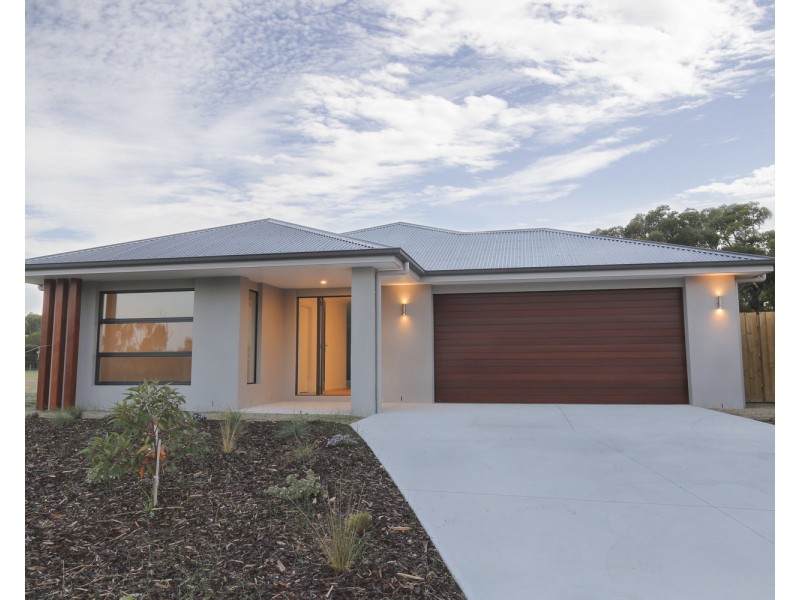 14 Kanowna Place, Inverloch VIC 3996