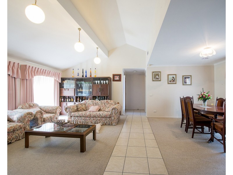 2 Swinton Court, Swan Hill VIC 3585