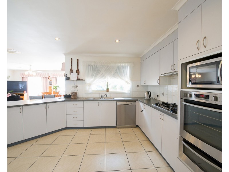 2 Swinton Court, Swan Hill VIC 3585