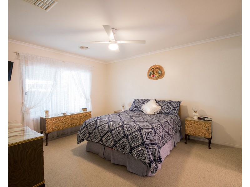 2 Swinton Court, Swan Hill VIC 3585