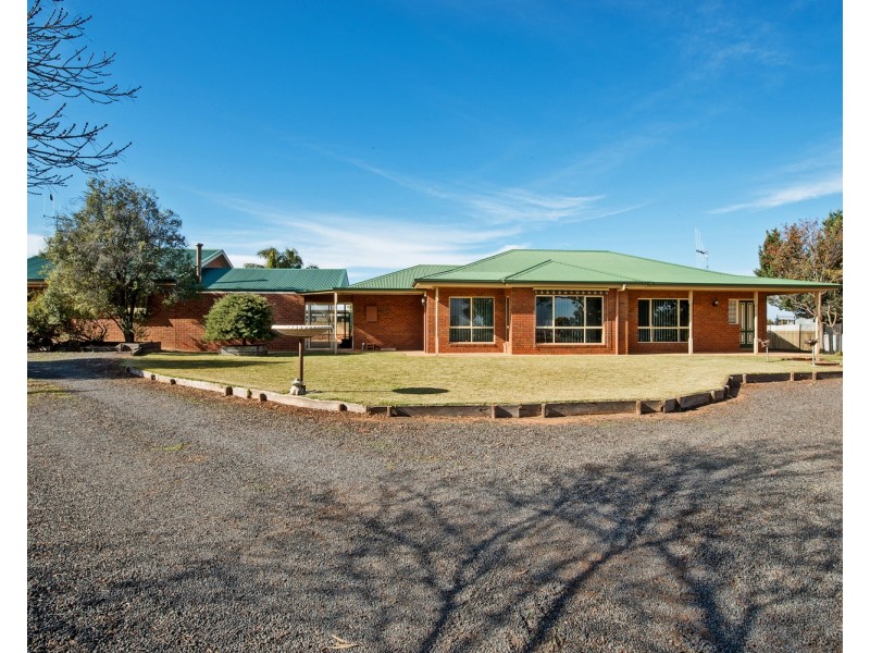 90 Kinghorne Lane, Nyah VIC 3594