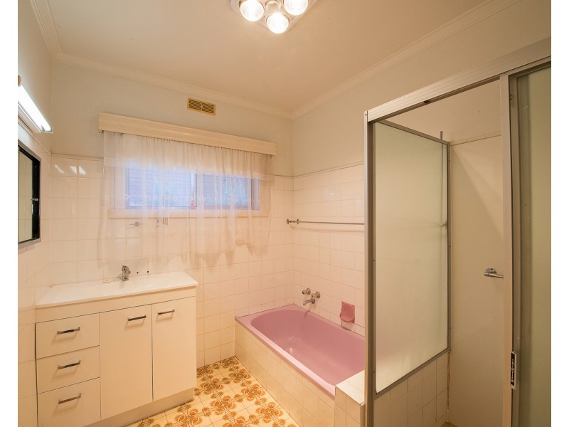 2 Wilkins Grove, Swan Hill VIC 3585