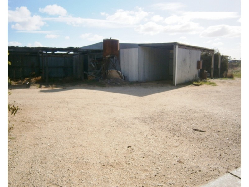 35 Leeder Road, Nyah West VIC 3595