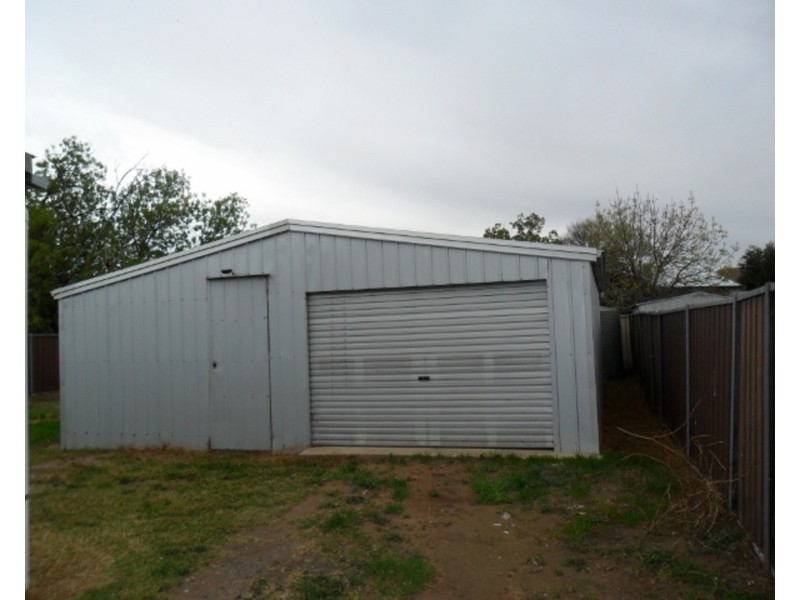 44 Stradbroke Avenue, Swan Hill VIC 3585