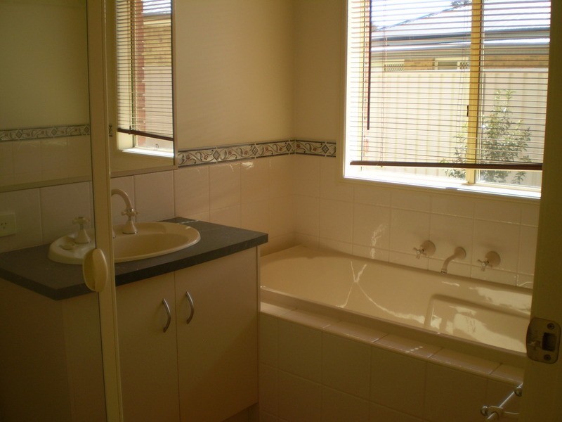 4 Lisa Court, Swan Hill VIC 3585