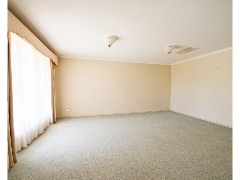 15 Adams Road, Swan Hill VIC 3585