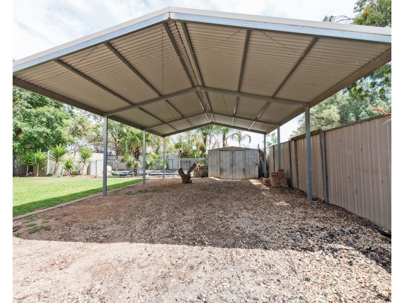 137 Lakeside Drive, Lake Boga VIC 3584