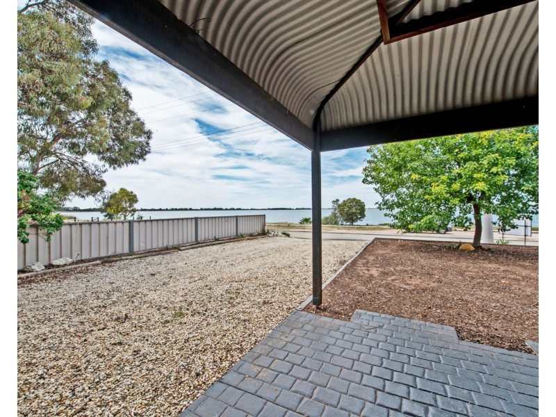 137 Lakeside Drive, Lake Boga VIC 3584