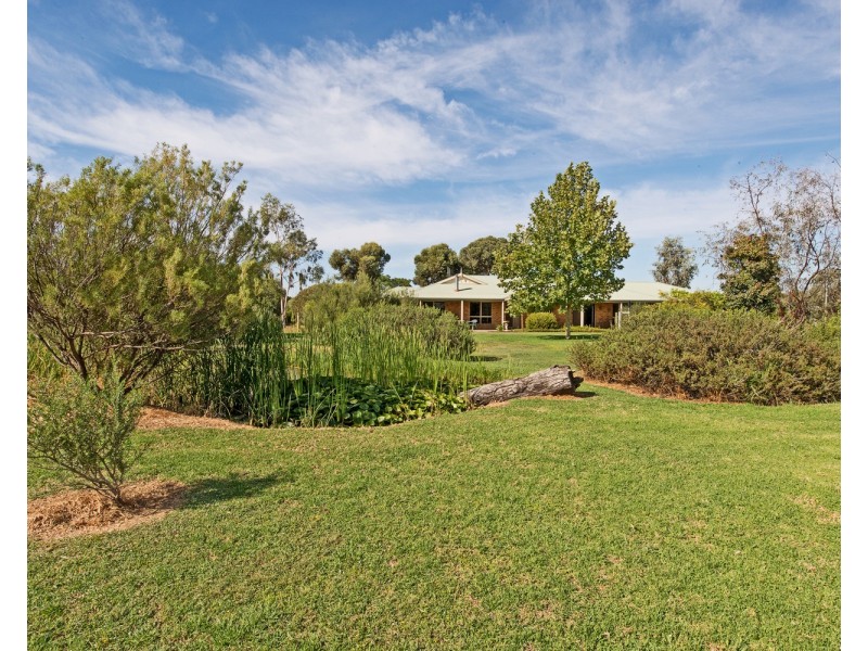22 Suttie Drive, Swan Hill VIC 3585
