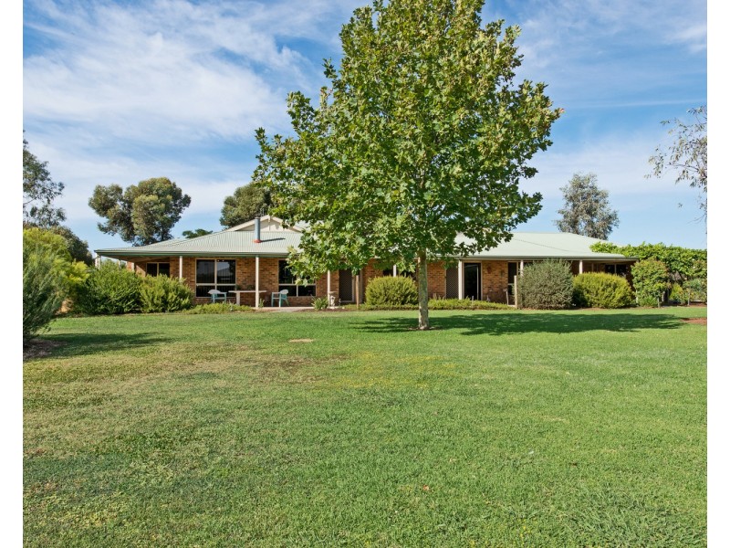 22 Suttie Drive, Swan Hill VIC 3585
