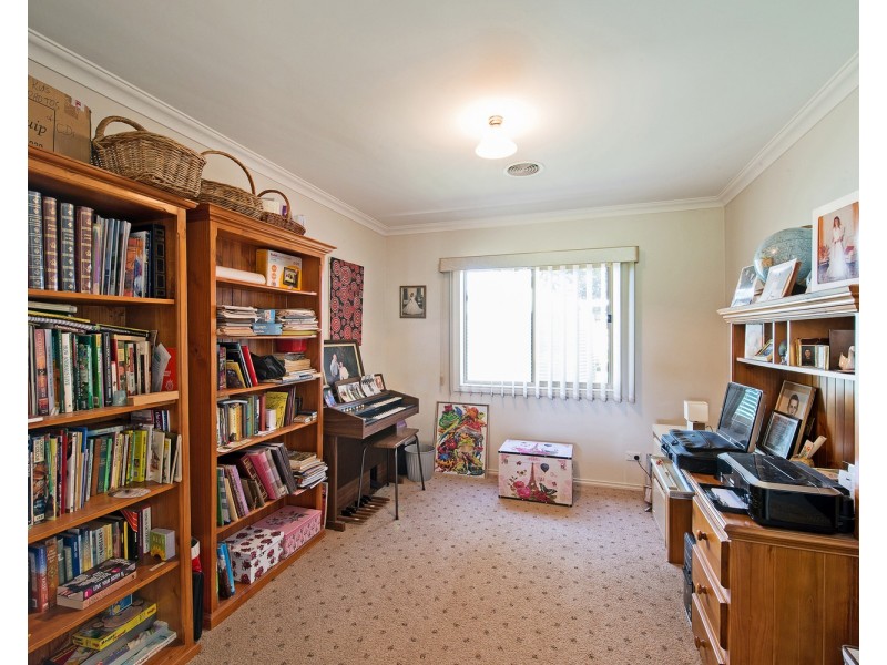 22 Suttie Drive, Swan Hill VIC 3585