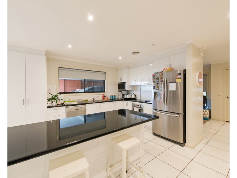 5 Yorrell Close, Swan Hill VIC 3585